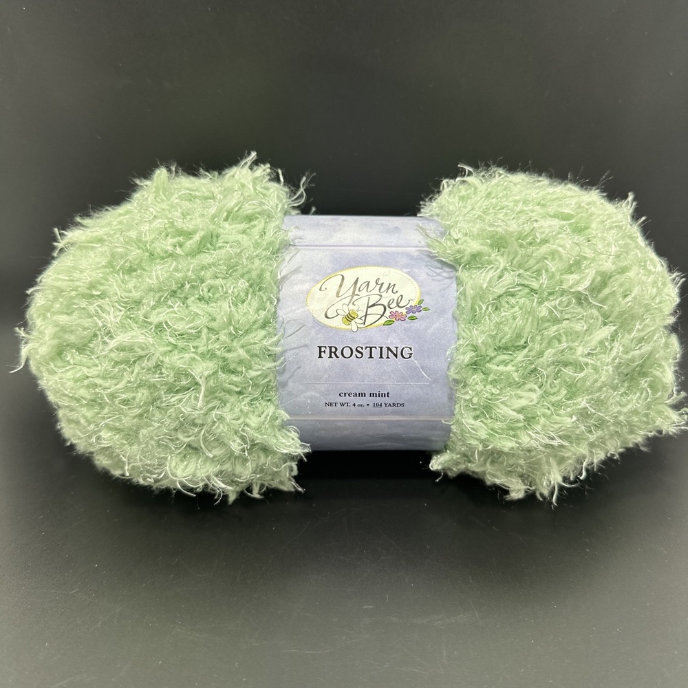 Yarn Bee Frosting Cream Mint #34 Skein 4oz 104yd 100% Polyester Bulky Yarn NEW